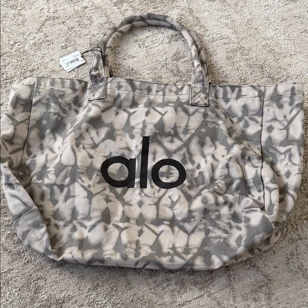 ALO Yoga Black and Gray Patterned Tote